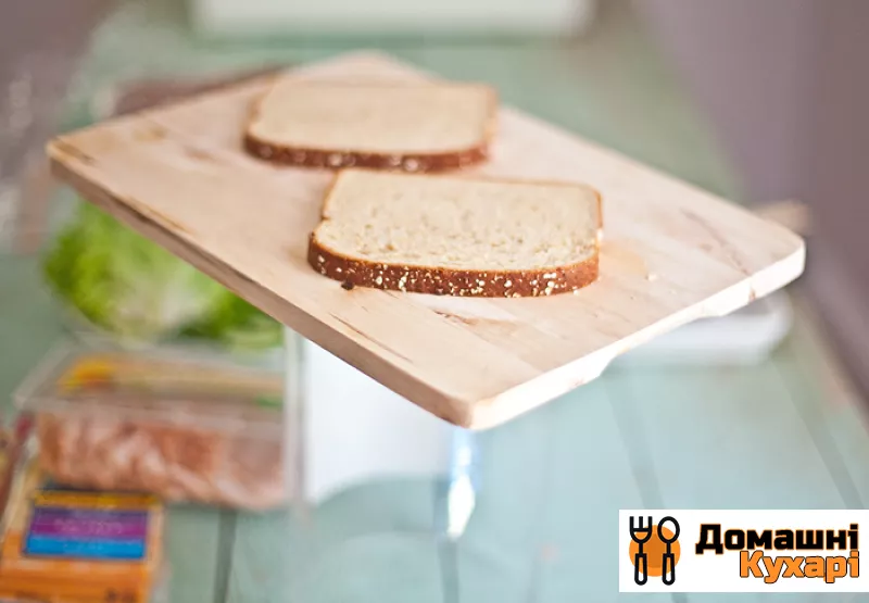 Бутерброди з ковбасою на святковий стіл - фото крок 1