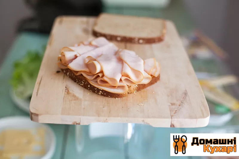 Бутерброди з ковбасою на святковий стіл - фото крок 3