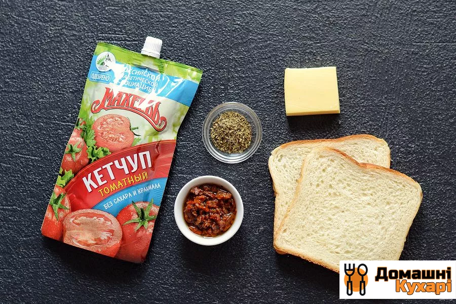 Бутерброди в вафельниці з сиром і кетчупом - фото крок 1