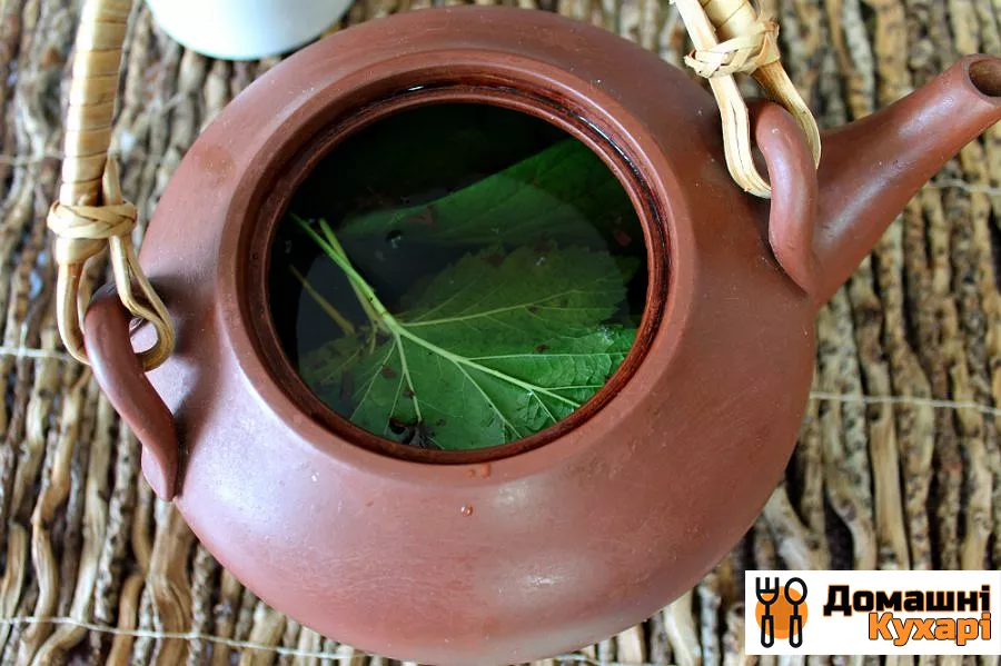 Чай з листям смородини - фото крок 4
