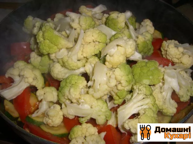Цвітна капуста у вершковому соусі з овочами - фото крок 5